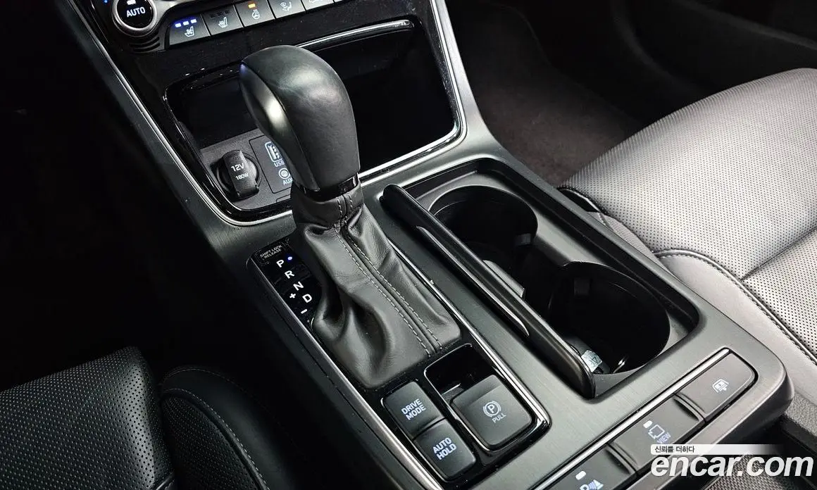 Hyundai Grandeur 2018 2.4 автомат (гидро), фото 9