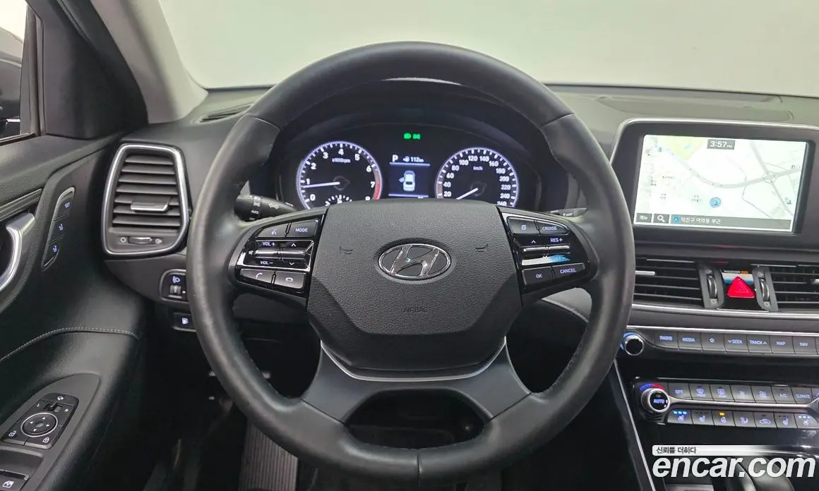 Hyundai Grandeur 2018 2.4 автомат (гидро), фото 14
