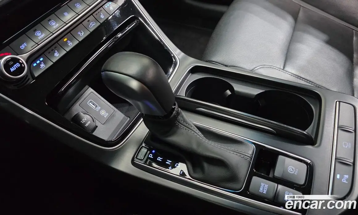 Hyundai Grandeur 2018 2.4 автомат (гидро), фото 9