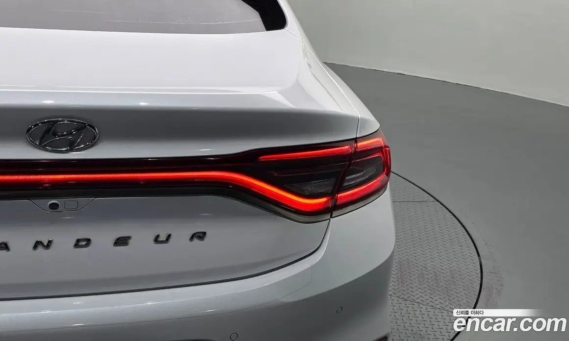 Hyundai Grandeur 2018 2.4 автомат (гидро), фото 8