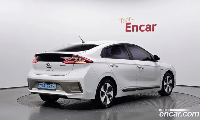 Hyundai Ioniq 2018 автомат (гидро), миниатюра 2 Hyundai Ioniq 2018 автомат (гидро), миниатюра 2