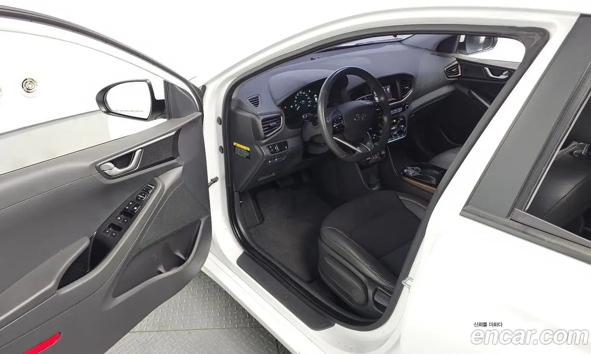 Hyundai Ioniq 2018 автомат (гидро), фото 11 Hyundai Ioniq 2018 автомат (гидро), фото 11