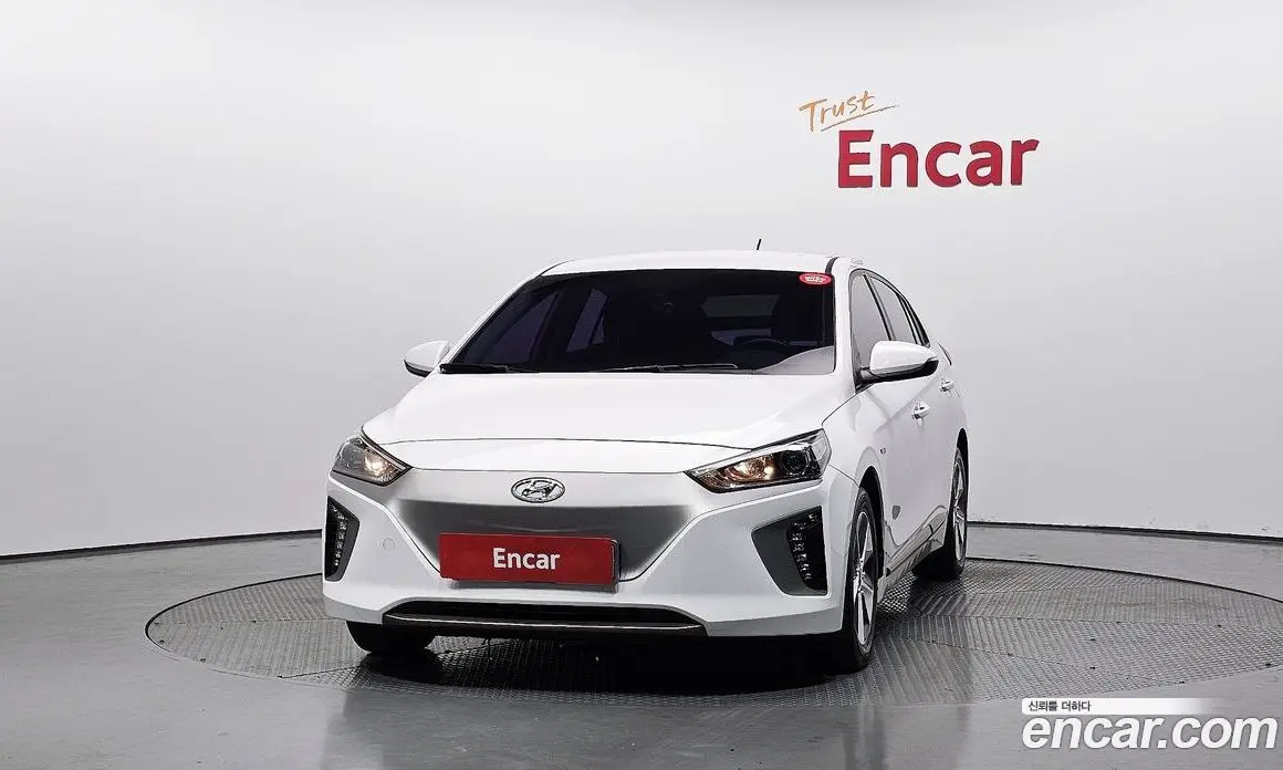 Hyundai Ioniq 2018 автомат (гидро), фото 3 Hyundai Ioniq 2018 автомат (гидро), фото 3