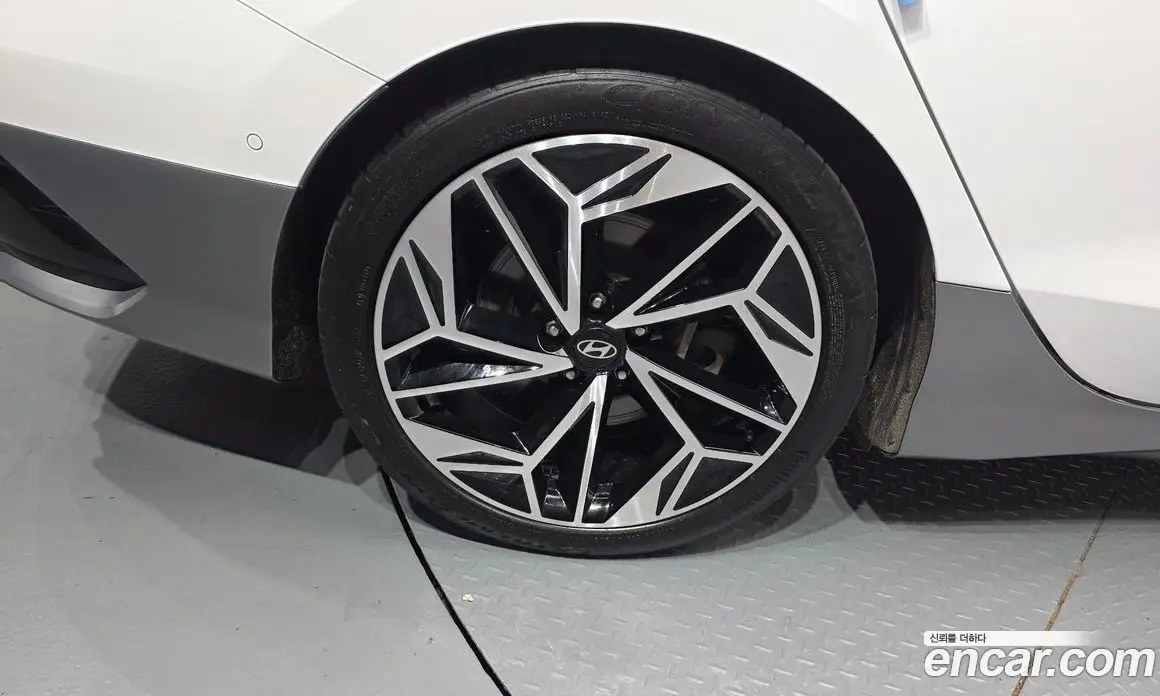 Hyundai Ioniq 6 2022 0.1 автомат (гидро), фото 4