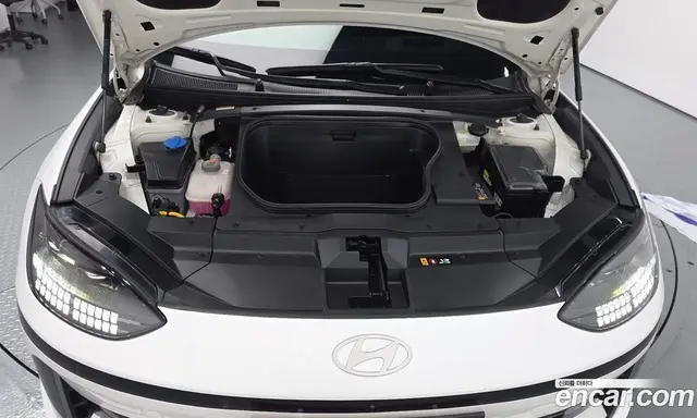 Hyundai Ioniq 6 2022 0.1 автомат (гидро), миниатюра 5