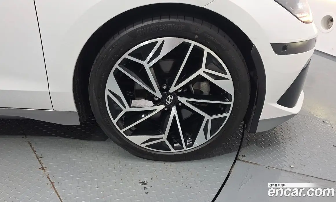 Hyundai Ioniq 6 2022 0.1 автомат (гидро), фото 6