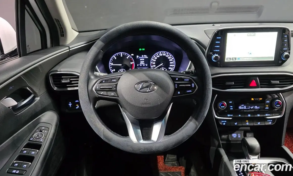 Hyundai Santa Fe 2018 2.0 автомат (гидро), фото 13