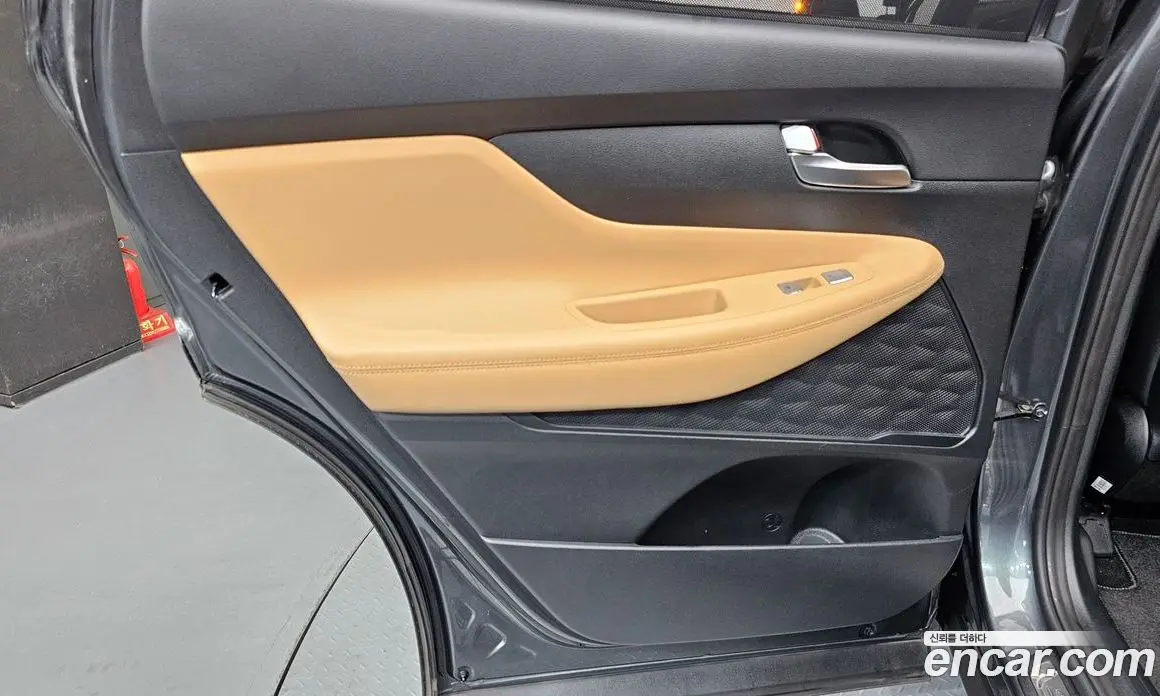 Hyundai Santa Fe 2021 1.6 автомат (гидро), фото 15