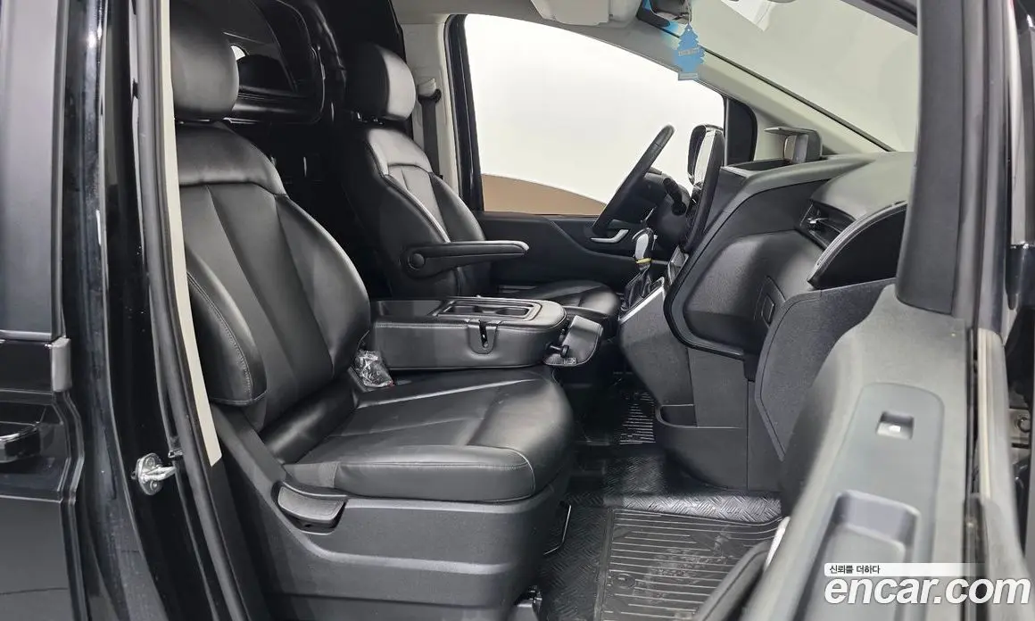 Hyundai Staria 2021 2.2 автомат (гидро), фото 11