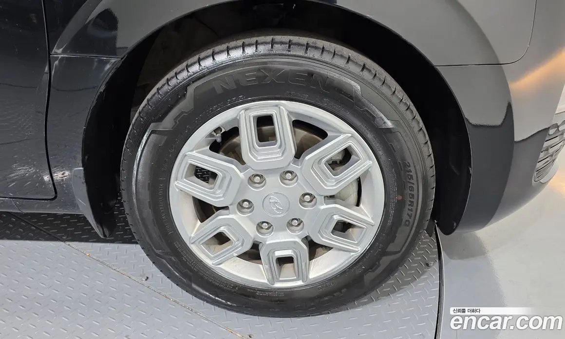Hyundai Staria 2021 2.2 автомат (гидро), фото 5