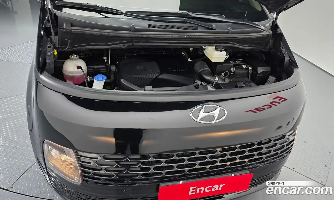 Hyundai Staria 2021 2.2 автомат (гидро), фото 6