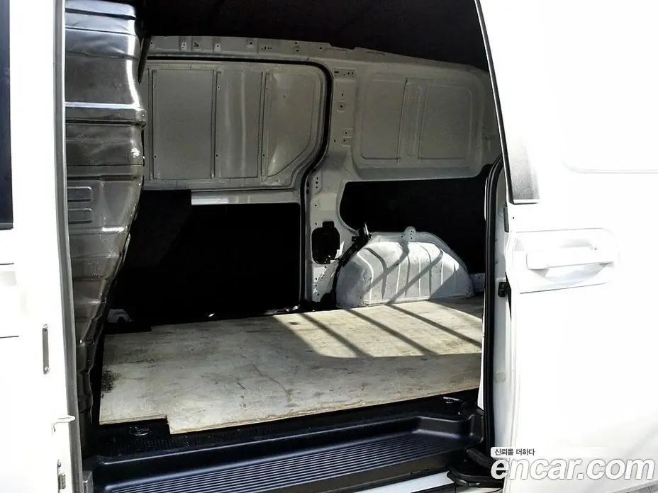 Hyundai Staria 2021 2.2 автомат (гидро), фото 6 Hyundai Staria 2021 2.2 автомат (гидро), фото 6