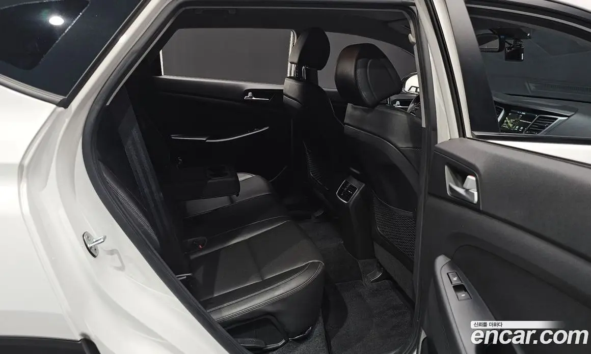 Hyundai Tucson 2015 1.7 автомат (гидро), фото 16