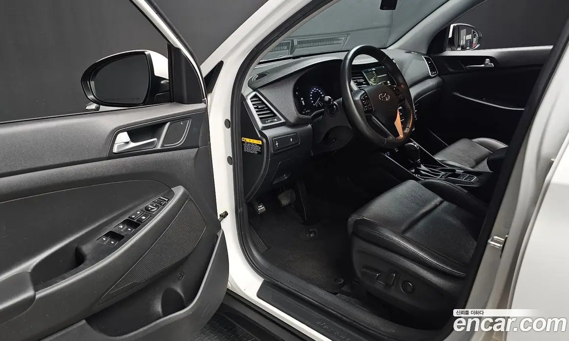 Hyundai Tucson 2015 1.7 автомат (гидро), фото 17