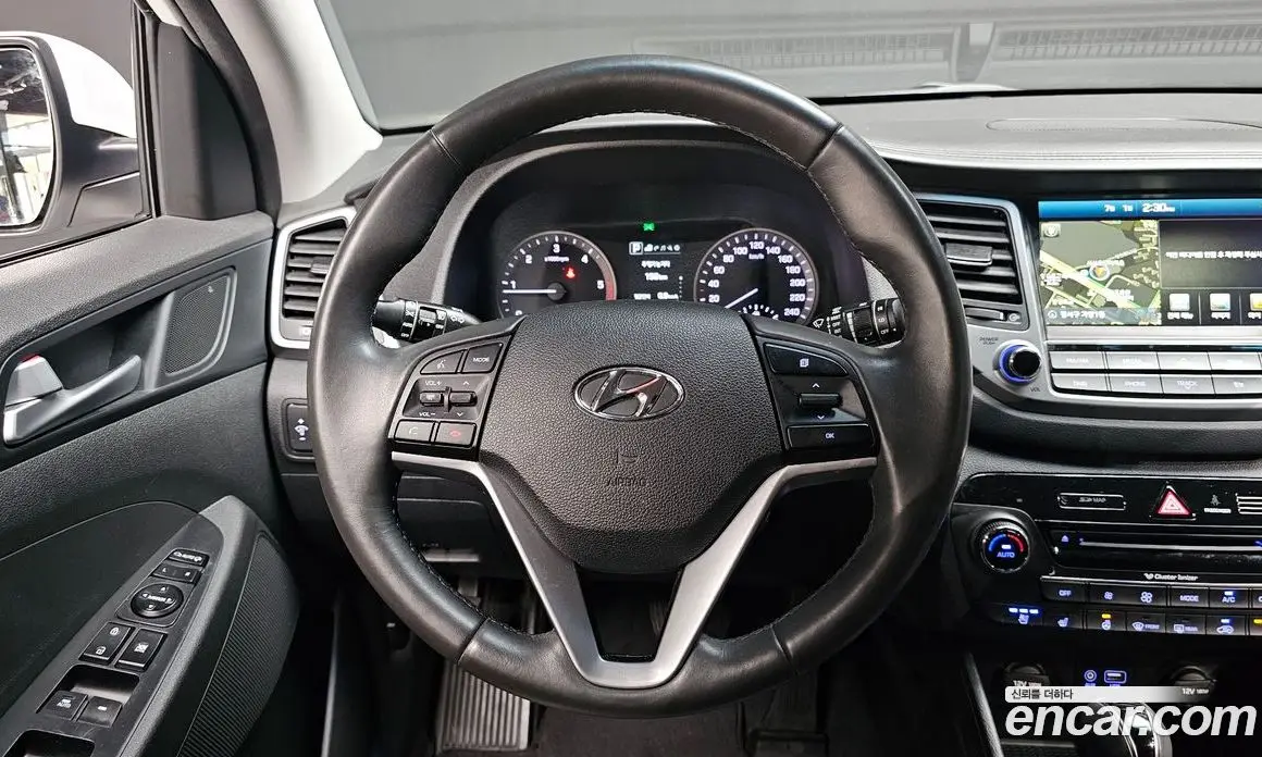 Hyundai Tucson 2015 1.7 автомат (гидро), фото 19