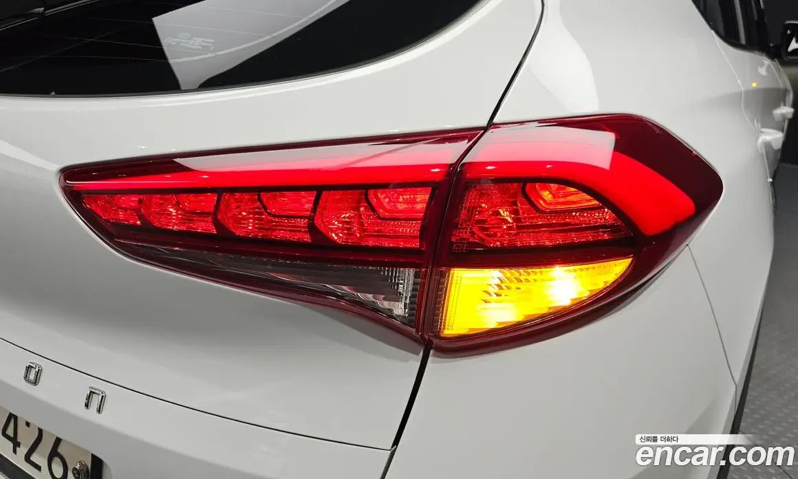 Hyundai Tucson 2015 1.7 автомат (гидро), фото 9