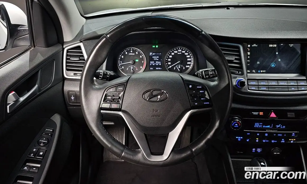 Hyundai Tucson 2016 1.6 автомат (гидро), фото 12