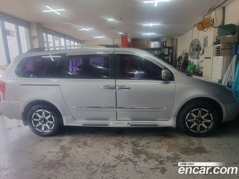 Kia Carnival 2010 2.2 механика, фото 20 Kia Carnival 2010 2.2 механика, фото 20
