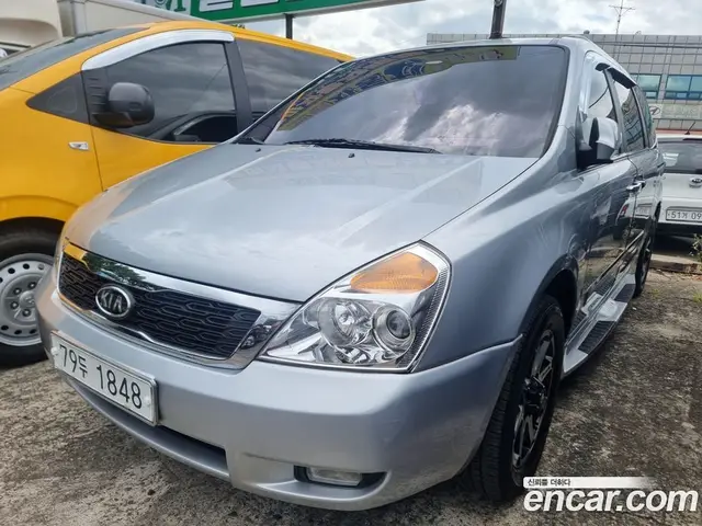 Kia Carnival 2010 2.2 механика, миниатюра 3 Kia Carnival 2010 2.2 механика, миниатюра 3