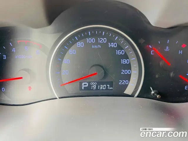 Kia Carnival 2013 2.2 автомат (гидро), миниатюра 7