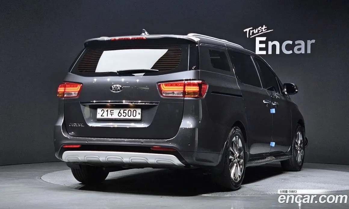 Kia Carnival 2017 2.2 автомат (гидро), фото 2 Kia Carnival 2017 2.2 автомат (гидро), фото 2