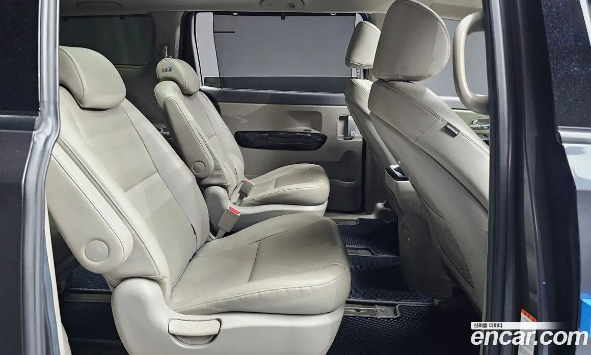 Kia Carnival 2017 2.2 автомат (гидро), фото 12 Kia Carnival 2017 2.2 автомат (гидро), фото 12