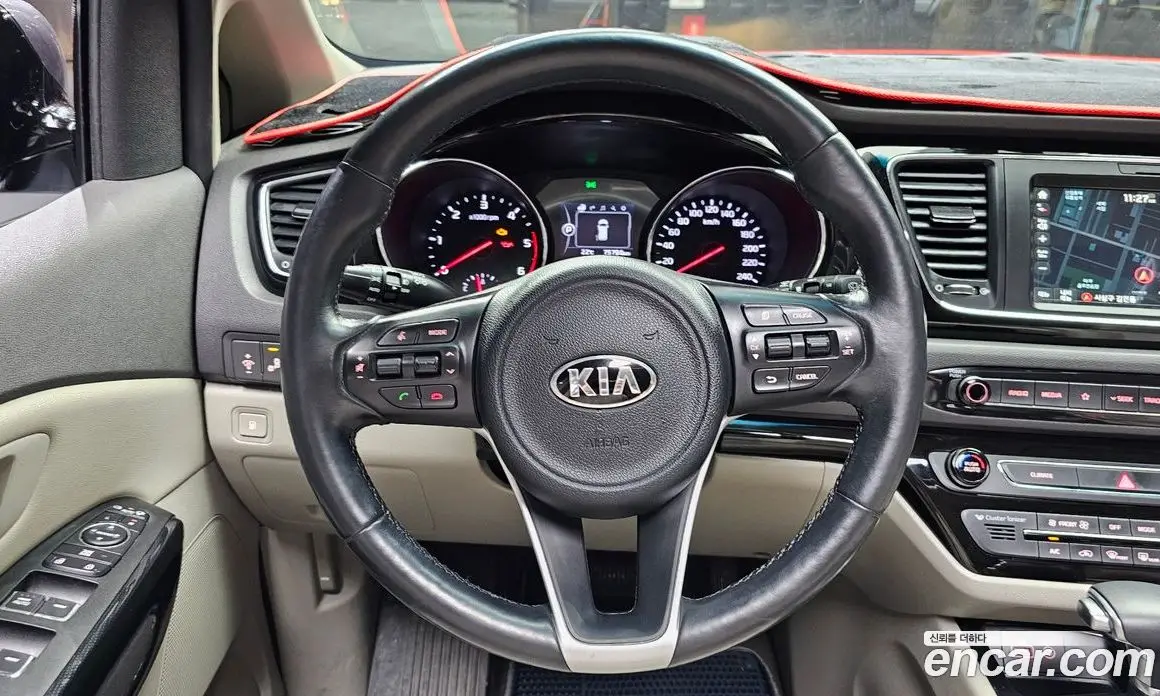 Kia Carnival 2017 2.2 автомат (гидро), фото 13 Kia Carnival 2017 2.2 автомат (гидро), фото 13