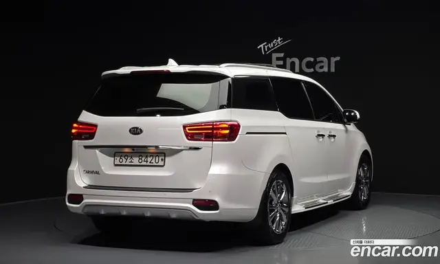 Kia Carnival 2018 2.2 автомат (гидро), миниатюра 2 Kia Carnival 2018 2.2 автомат (гидро), миниатюра 2