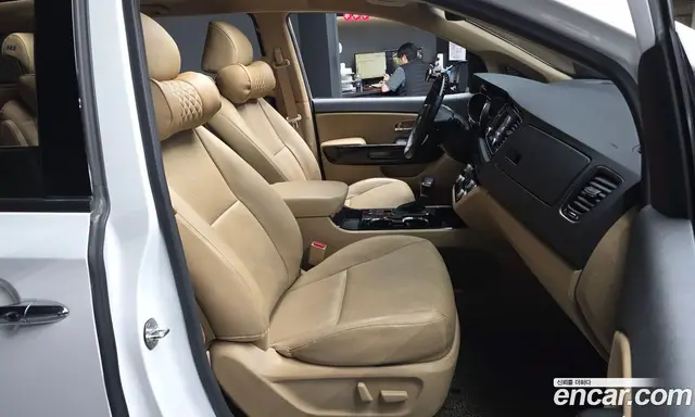 Kia Carnival 2018 2.2 автомат (гидро), миниатюра 11 Kia Carnival 2018 2.2 автомат (гидро), миниатюра 11