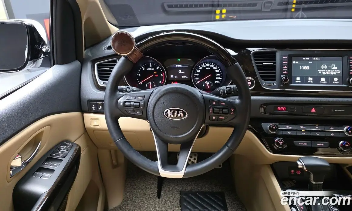 Kia Carnival 2018 2.2 автомат (гидро), фото 13 Kia Carnival 2018 2.2 автомат (гидро), фото 13