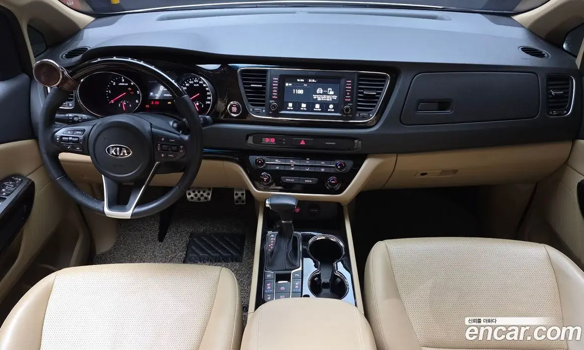 Kia Carnival 2018 2.2 автомат (гидро), фото 7 Kia Carnival 2018 2.2 автомат (гидро), фото 7