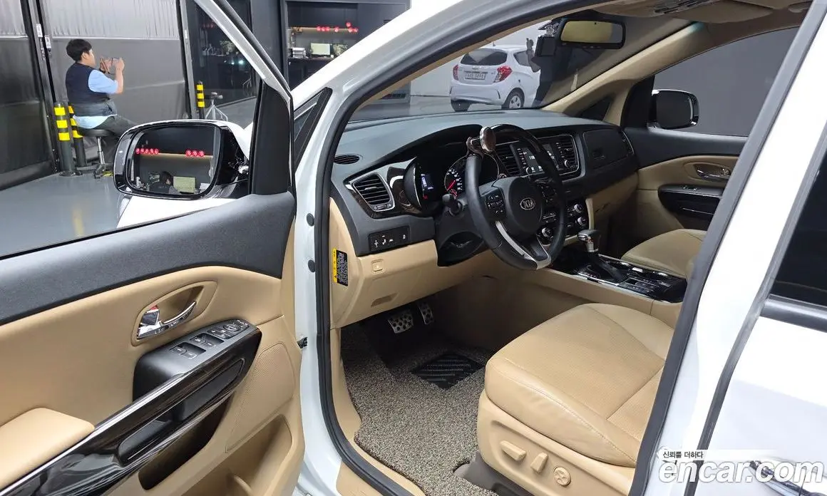 Kia Carnival 2018 2.2 автомат (гидро), фото 10 Kia Carnival 2018 2.2 автомат (гидро), фото 10