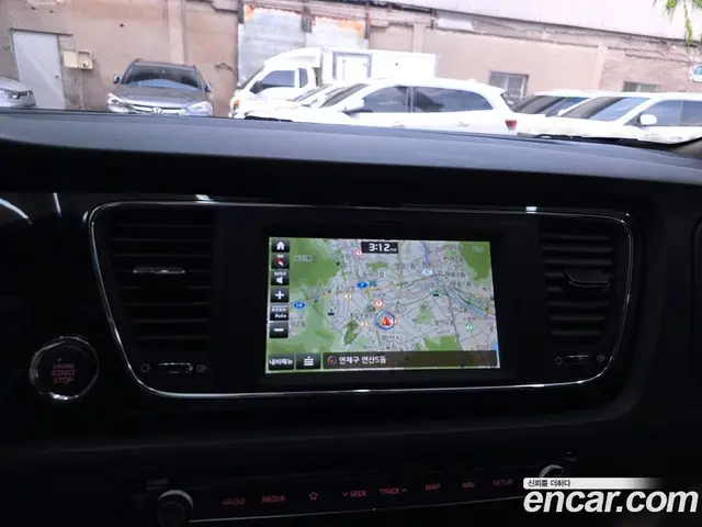 Kia Carnival 2018 2.2 автомат (гидро), миниатюра 11
