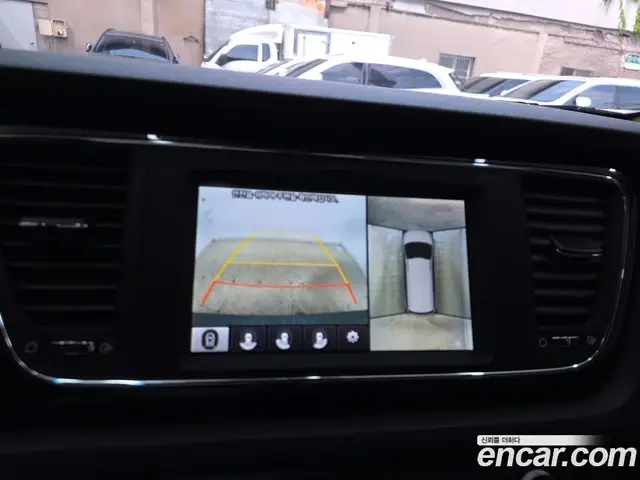 Kia Carnival 2018 2.2 автомат (гидро), миниатюра 12