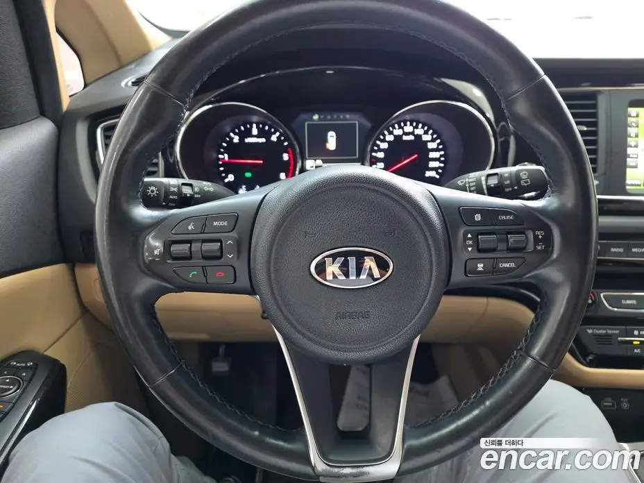 Kia Carnival 2018 2.2 автомат (гидро), фото 9