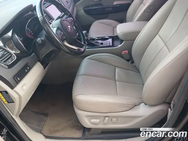 Kia Carnival 2018 2.2 автомат (гидро), миниатюра 7
