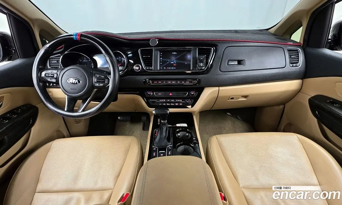 Kia Carnival 2019 2.2 автомат (гидро), фото 10
