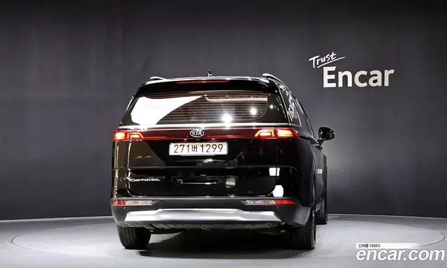 Kia Carnival 2020 2.2 автомат (гидро), миниатюра 4 Kia Carnival 2020 2.2 автомат (гидро), миниатюра 4