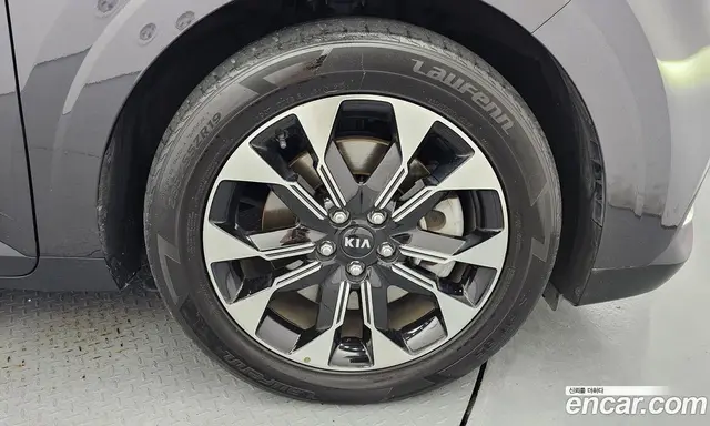 Kia Carnival 2021 2.2 автомат (гидро), миниатюра 5 Kia Carnival 2021 2.2 автомат (гидро), миниатюра 5