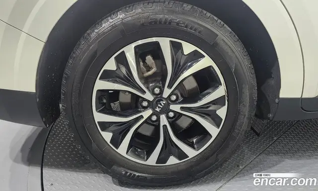 Kia Carnival 2021 2.2 автомат (гидро), миниатюра 5 Kia Carnival 2021 2.2 автомат (гидро), миниатюра 5