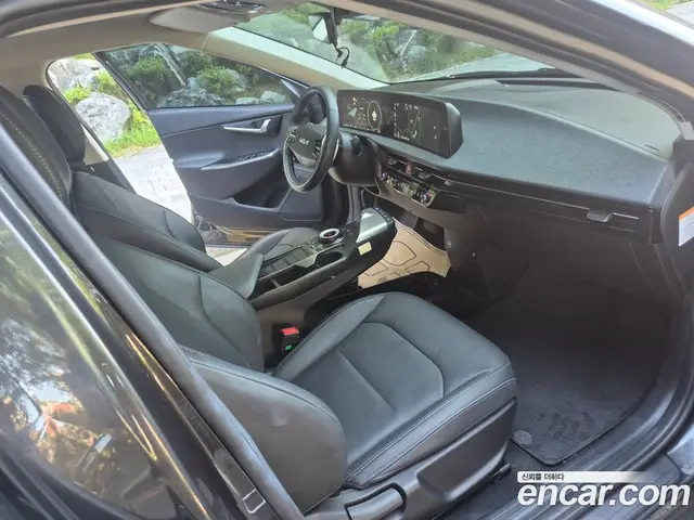 Kia EV6 2022 0.1 автомат (гидро), миниатюра 8