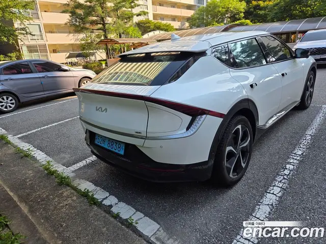 Kia EV6 2023 автомат (гидро), миниатюра 7