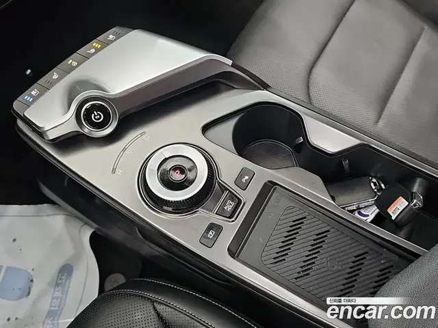 Kia EV6 2024 0.2 автомат (гидро), миниатюра 8