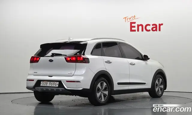 Kia Niro 2017 1.6 автомат (гидро), миниатюра 2