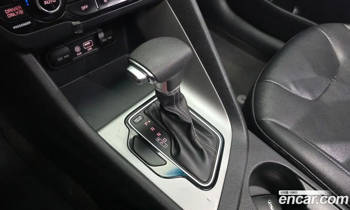 Kia Niro 2017 1.6 автомат (гидро), фото 12