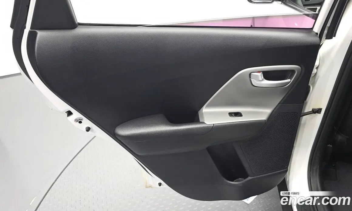 Kia Niro 2017 1.6 автомат (гидро), фото 15