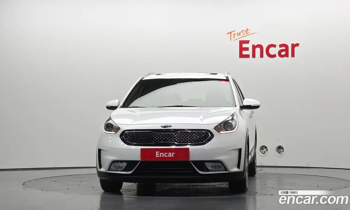 Kia Niro 2017 1.6 автомат (гидро), фото 3