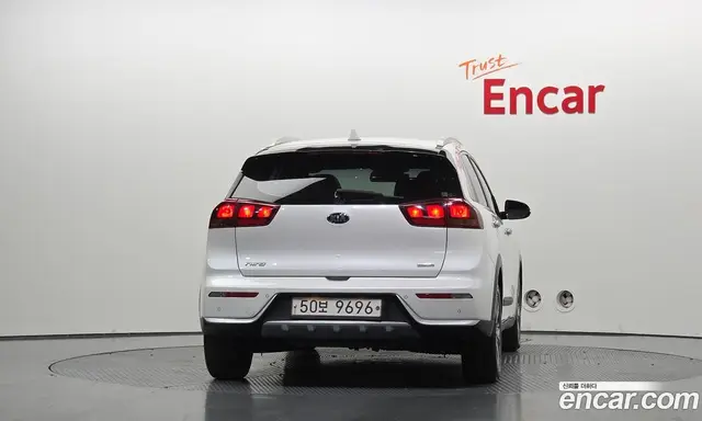 Kia Niro 2017 1.6 автомат (гидро), миниатюра 4
