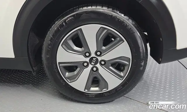 Kia Niro 2017 1.6 автомат (гидро), миниатюра 5