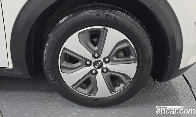 Kia Niro 2017 1.6 автомат (гидро), миниатюра 7